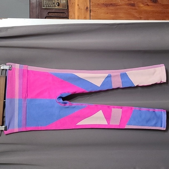 Nike Dri-Fit Womens Athletic Pants Capris Heavy Knit Size M GUC READ - Picture 5 of 8